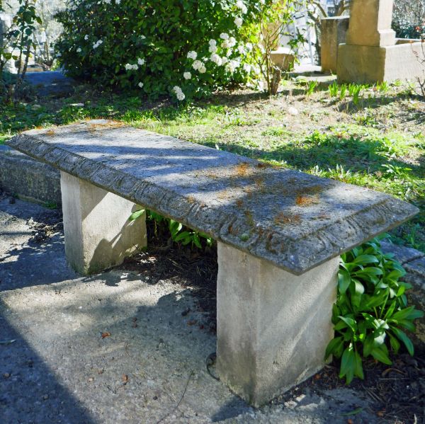 Bench in natural stone for sale in Provence at the Atelier Alain Bidal