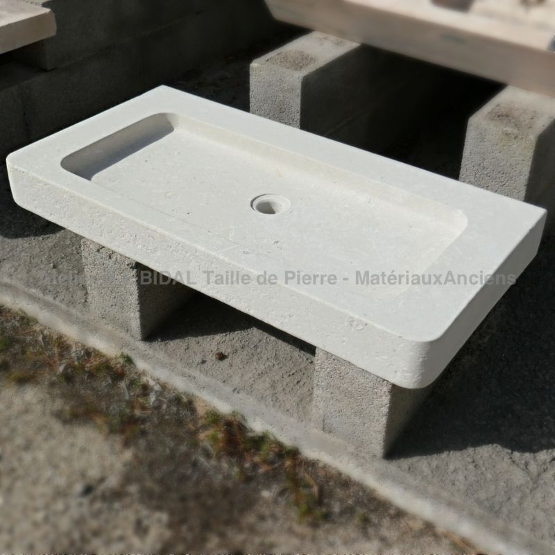 Provencal stone sink hand-carved by the artisans of the Atelier Alain Bidal in Provence.