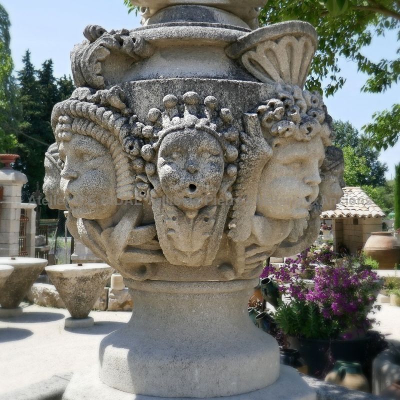 Detail of the central column carved by hand on our Gothic central fountain in stone | Alain BIDAL stone workshop.