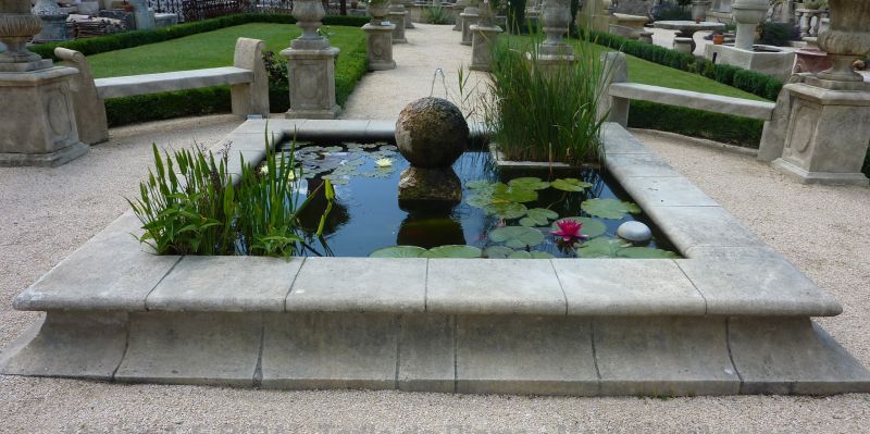 bassin-de-jardin-en-pierre-taill-e-ateliers-bidal-tailleur-de-pierre