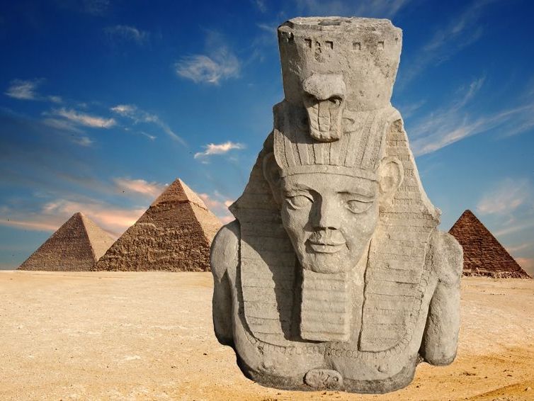 A stonecutter with crazy ideas : unique decorative objects carved in French natural stone.