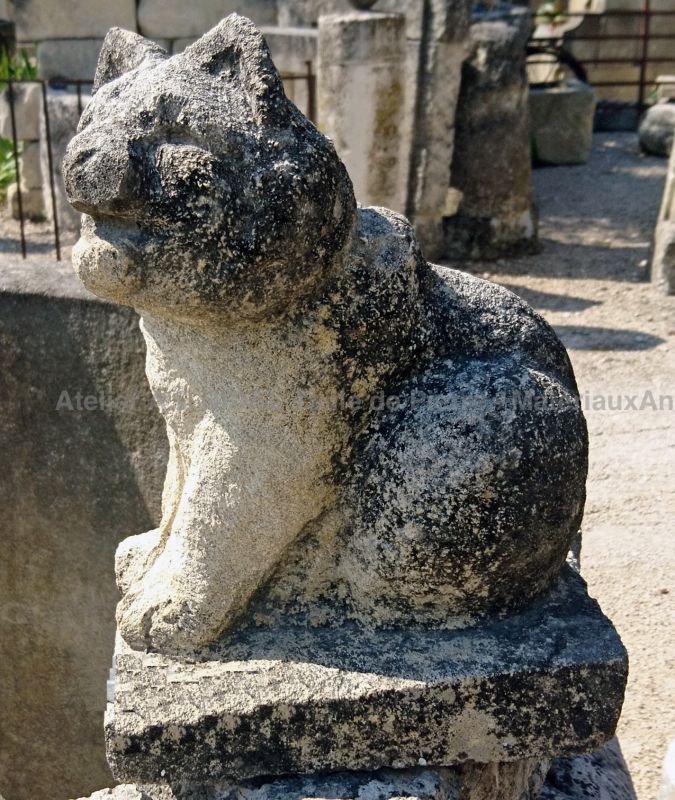 Sculpture en pierre de Provence patinée : Chat