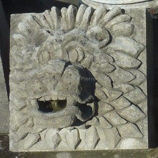 Lion Sculpture in stone (Mask)  - Atelier Alain BIDAL (Provence)