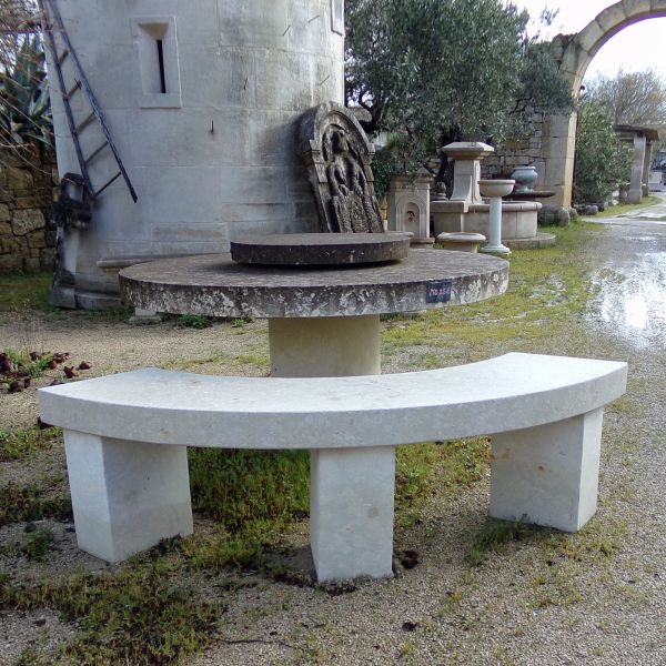 Banc de jardin cintré 180cm en pierre d’Avy - Fabrication artisanale Atelier Alain BIDAL (Provence)