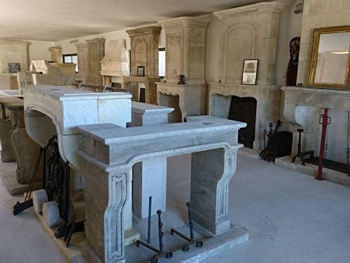 Fireplaces of 100% French and artisanal manufacture to be discovered at Alain BIDAL in Provence !