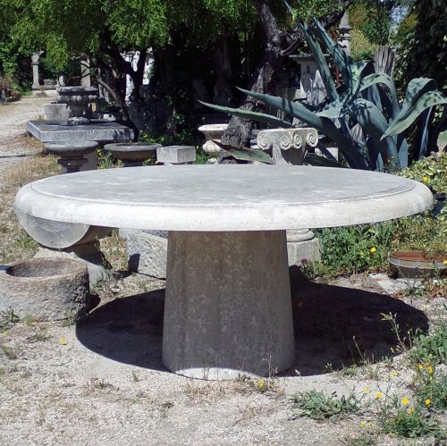 Mobilier de fabrication artisanale en pierre : table pour 10 personnes - Atelier Alain BIDAL (Provence)