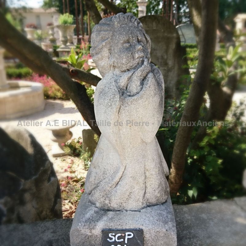 Statue d'ange en pierre