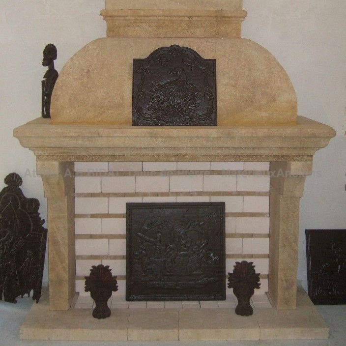 Natural stone Provence-style mantelpiece  - Atelier Alain BIDAL (Provence)