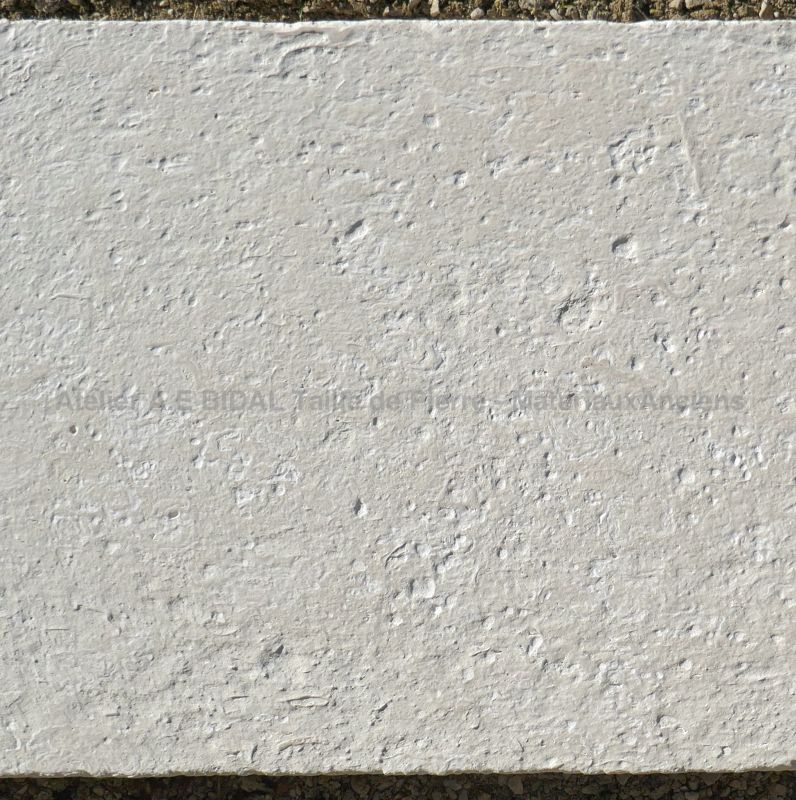 Dallage en pierre naturelle non gélive : Atelier Alain BIDAL - Provence