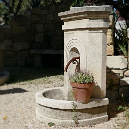 Fontaine en pierre - SFPN
