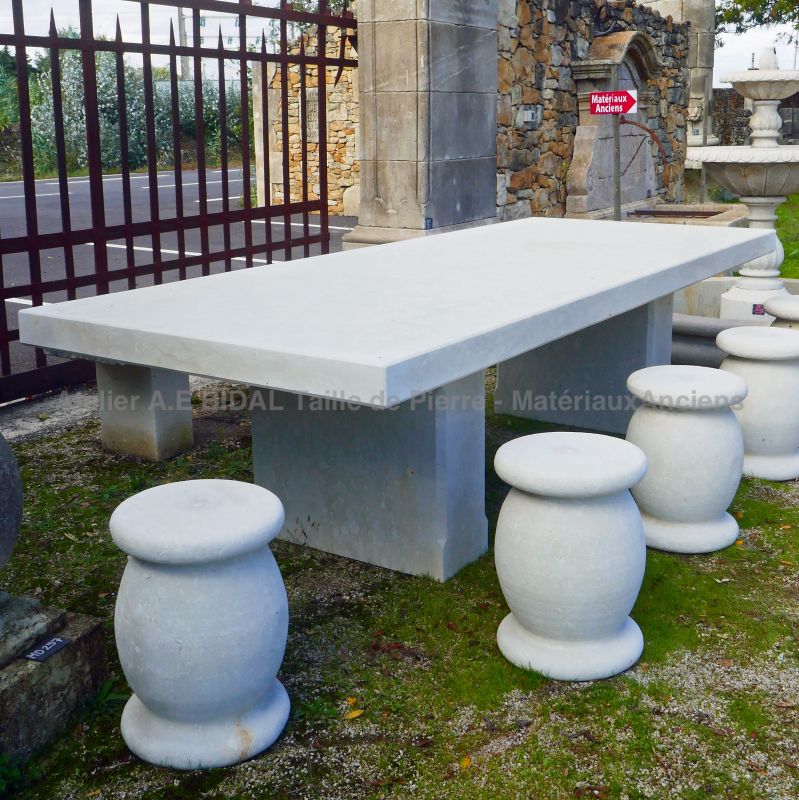 3-meters long table in carved natural limestone : Sustainable and eco-friengly stone furniture