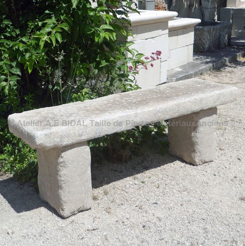 Atelier Alain BIDAL : wide choice of stone benches at affordable prices.