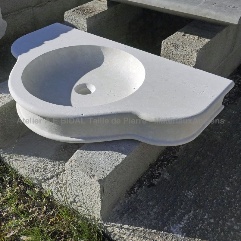 Beautiful bathroom sink in stone - Atelier Alain BIDAL (Provence)