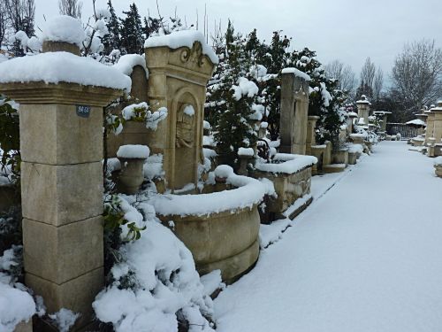 The Stone Cutting Atelier Alain Bidal in Provence ǀ End of year closing dates 2017