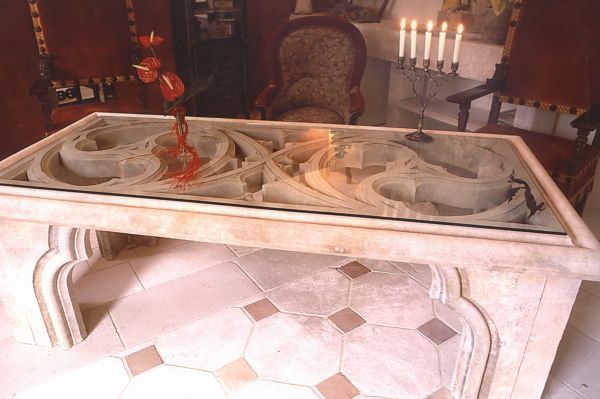 Quality indoor furniture in carved limestone : exceptional rectangular table by the stone cutter Alain BIDAL, Provence
