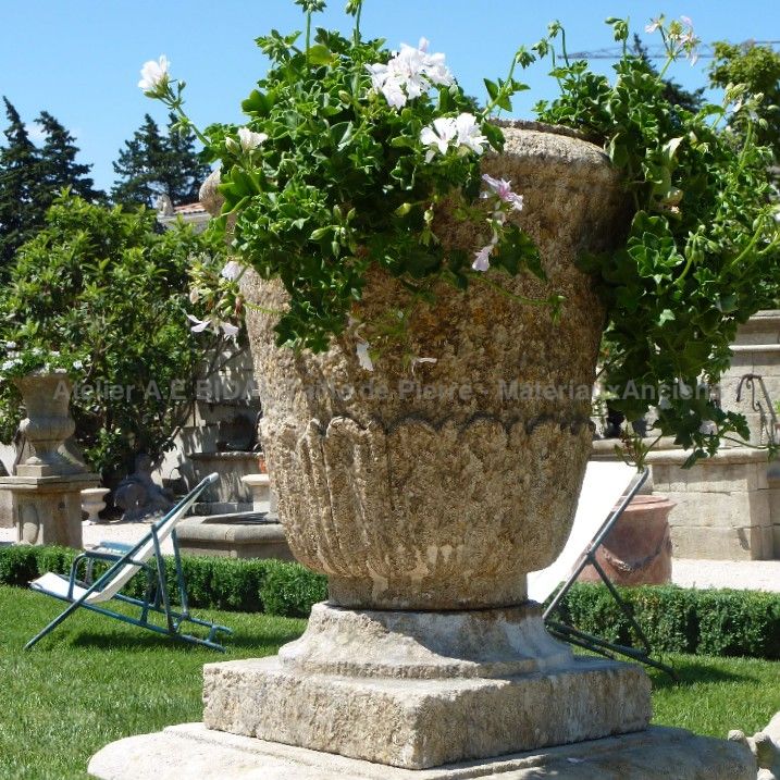Big vase in stone for outdoor stone decoration