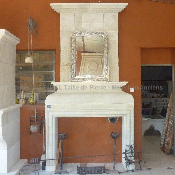 Elegant Louis XIII stone fireplace - Atelier Alain BIDAL (Provence)
