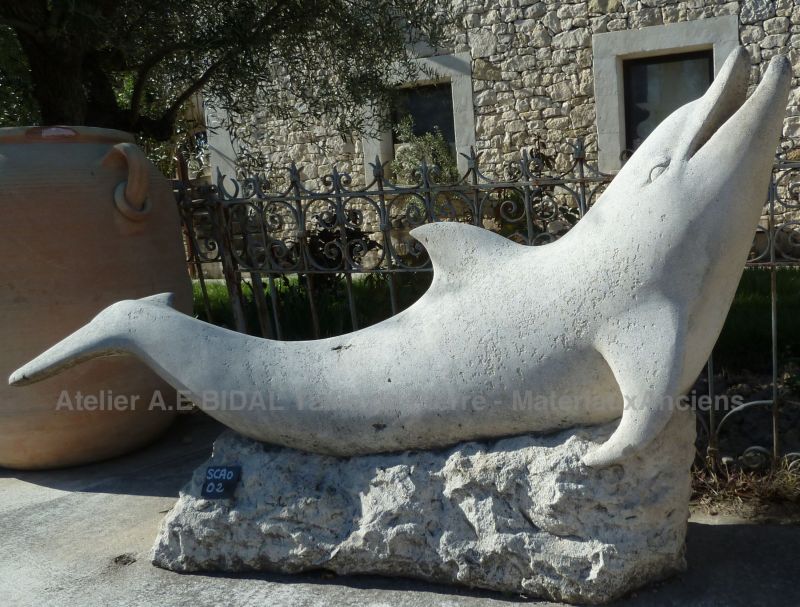 Sculpture en pierre naturelle par l'Atelier Alain BIDAL de l'Isle sur la Sorgue