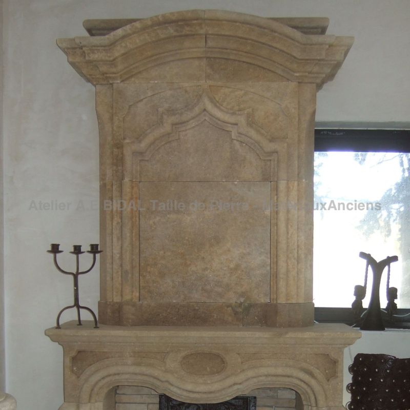 fireplace Louis XV - decoration element in the house