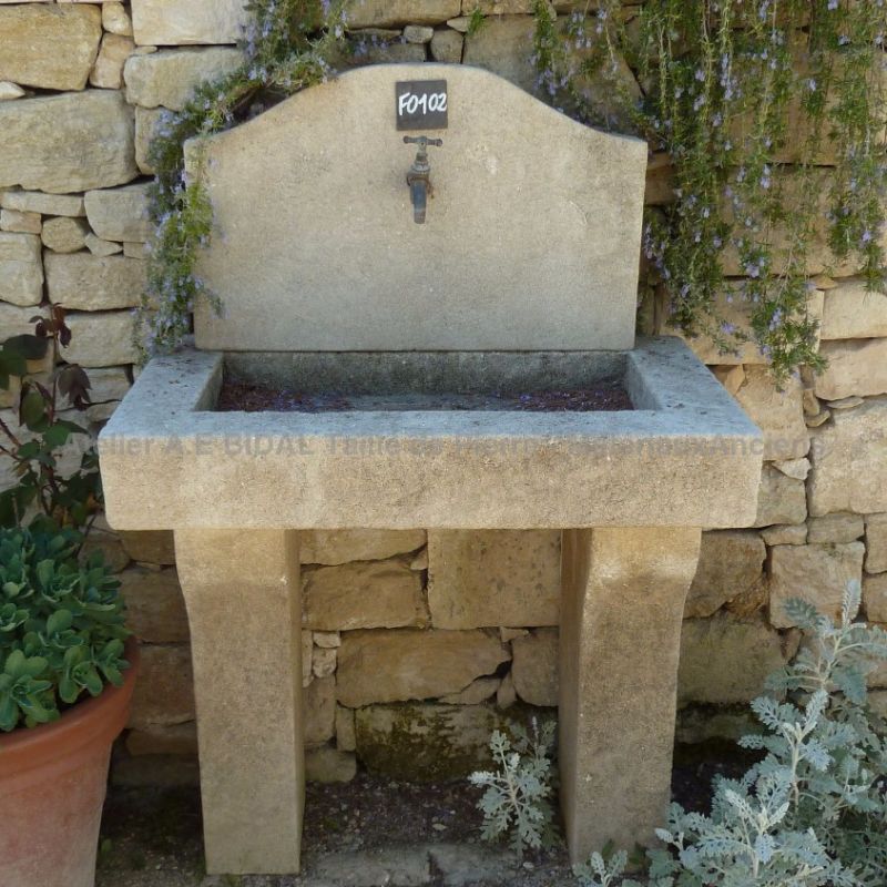 Outdoor sink in carved limestone hand-crafted in Provence by Alain BIDAL, stone cutter