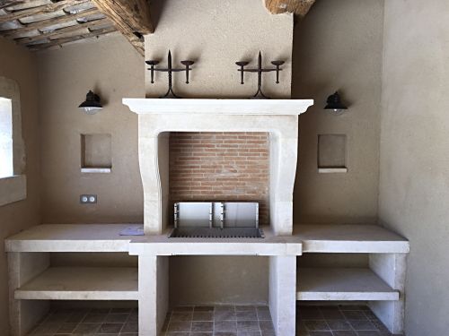 Add to your garden a fixed outdoor barbecue in stone | Custom made BBQ in stone.