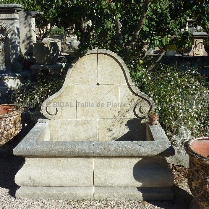 Fontaine de jardin en pierre d'Estaillades - Atelier Alain BIDAL (Provence)