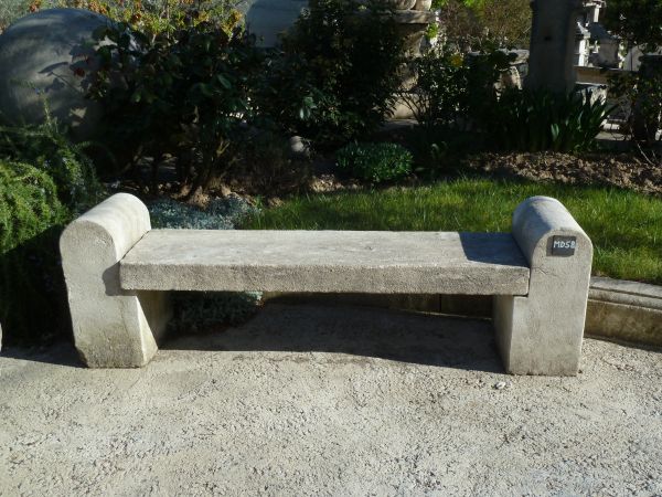 Banc en pierre de taille pour aménagement en extérieur - Ateliers Bidal