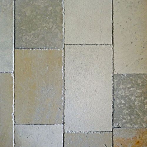 Lovely rustic paving - paving made in stone extracted in Dordogne, France called Limeyrat