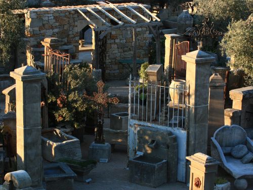 Atelier Bidal, stone cutting and antique materials in Provence