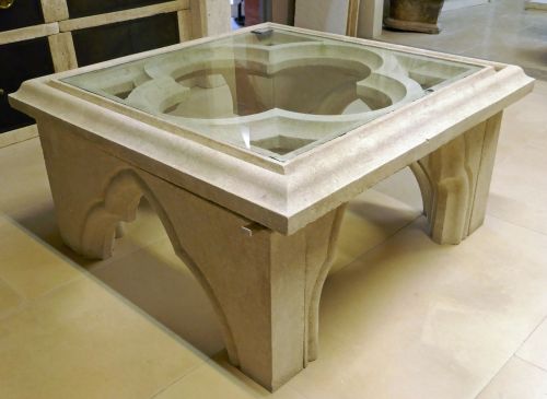 Mobilier d'intérieur artisanal : table basse en pierre pour l'intérieur - Atelier Alain BIDAL (Provence)