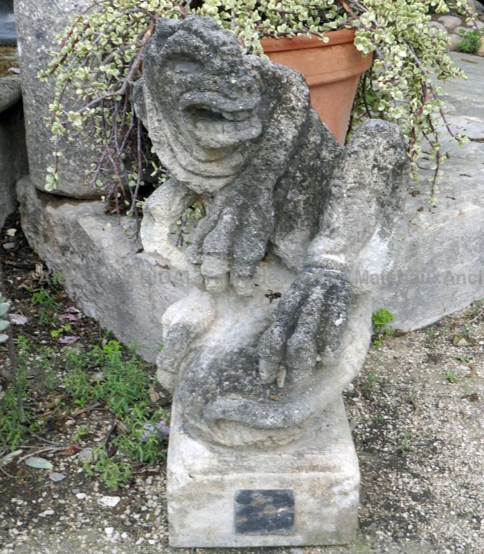 Sculpture en pierre de Provence : créature légendaire