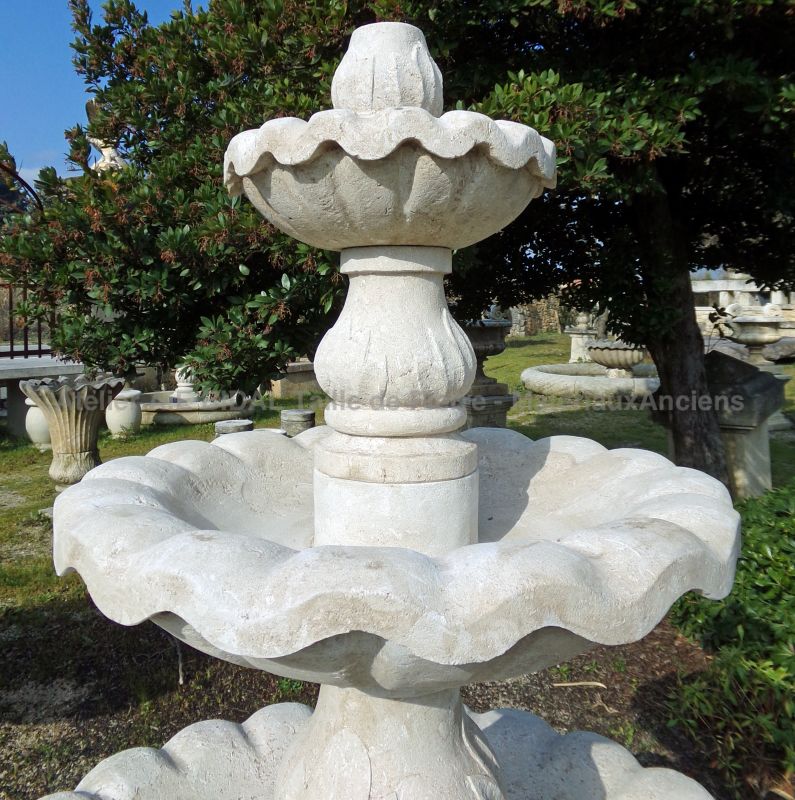 Three-tiers fountain : an exceptional water feature in carved limestone - Atelier Alain BIDAL (Provence)