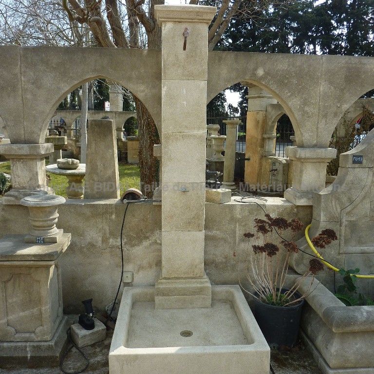 a very nice shower in outdoor stone - an usefull and decorative element