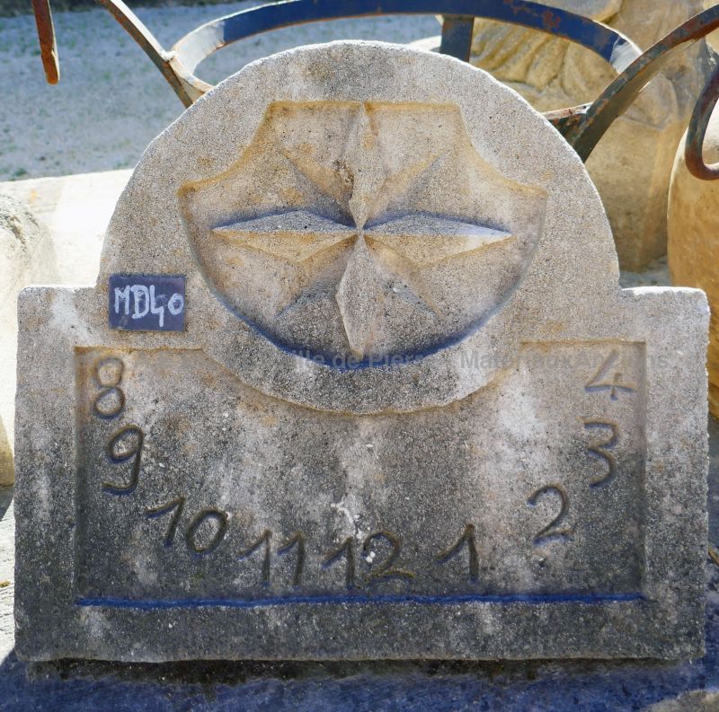 Sundial in Provence limestone by the stone cutter of Provence Alain BIDAL.