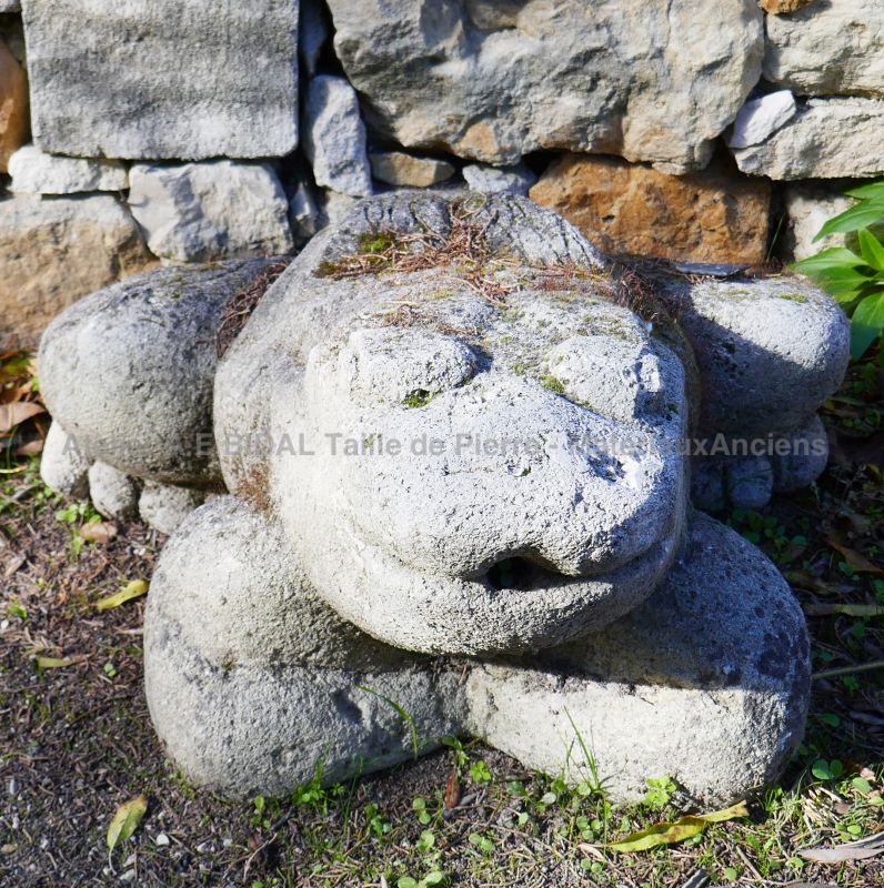 Grenouille en sculpture de pierre véritable - Atelier du tailleur de pierre Alain BIDAL