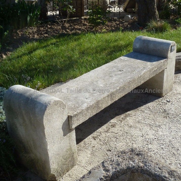 Sustainable furniture in stone : garden bench for the inside or the outside - Atelier Alain BIDAL (Provence).