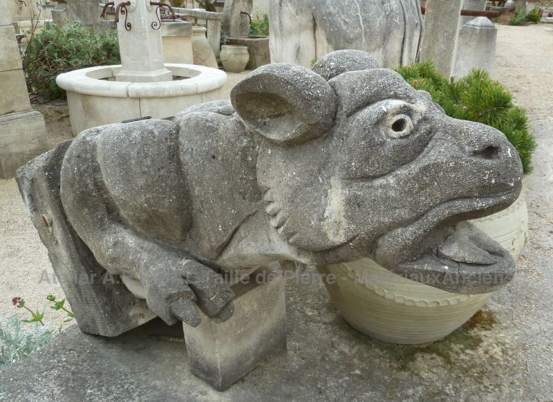 Sculpture en pierre de Provence patinée : Gargouille
