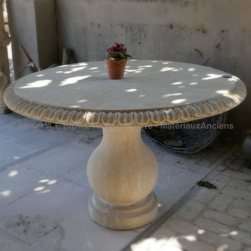 Garden table | Stone table for outdoors use by stonemason Alain Bidal.