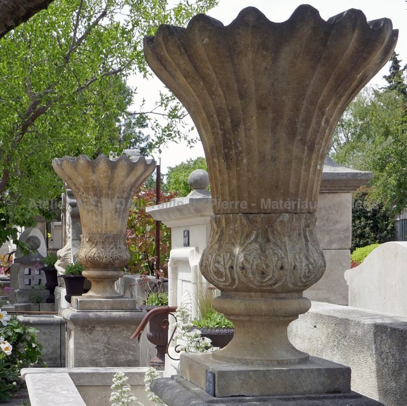 Natural stone vase | Large vase carved in the stone of Estaillades for the decoration of the garden