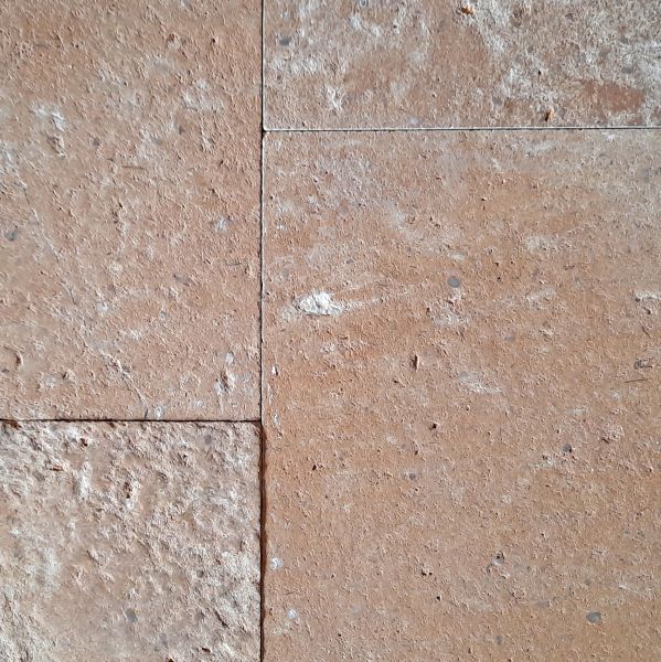 Dallage en pierre de Bourgogne par Atelier Alain BIDAL, tailleur de pierre en Provence