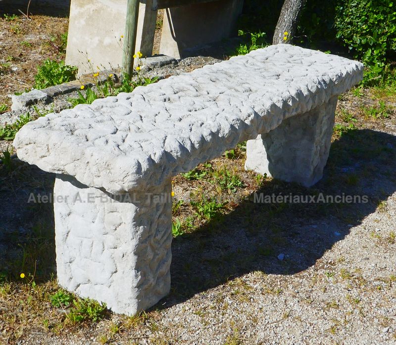Atelier Alain BIDAL (Provence) : large choice of stone garden benches at affordable prices