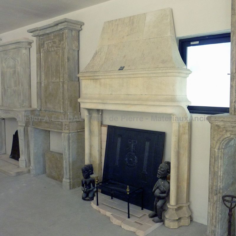 Gothic fireplace, a beautiful ancient but yet modern stone mantelpiece - Atelier Alain BIDAL (Provence)