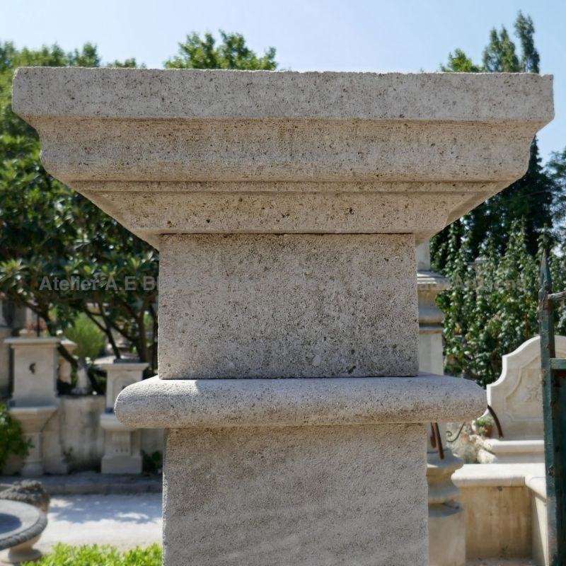Detail of the capital and the collar on our stone pillar.