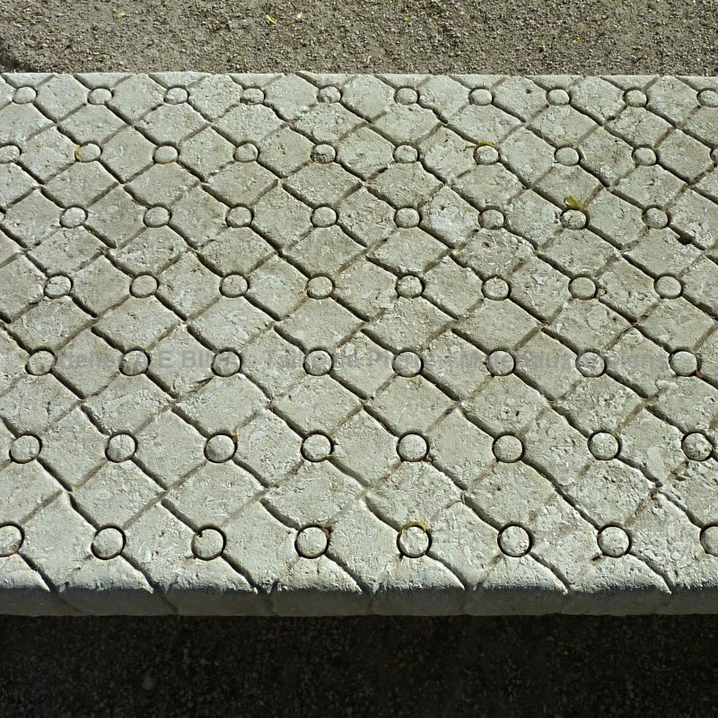 Exceptional garden bench in stone by the artisan stone cutter of Provence Alain BIDAL