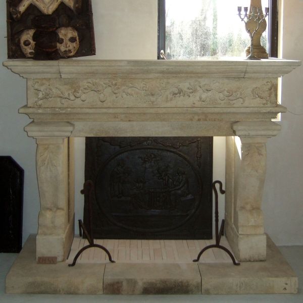 Cheminée en pierre d'époque Renaissance (reedition) - Atelier Alain BIDAL (Provence)