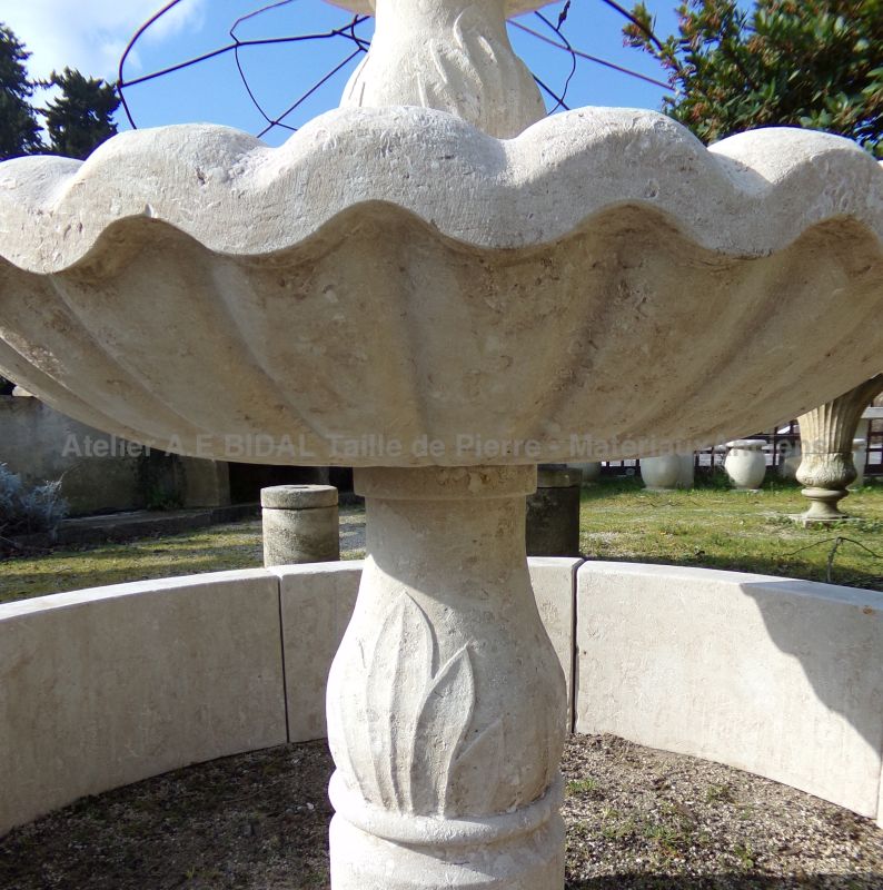 3 tiers central round fountain Ø180 cm in Avy stone with sculpted column - Atelier Alain BIDAL (Provence)