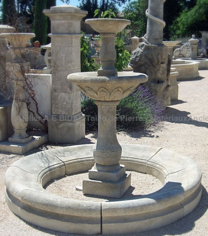 French limestone central fountain carved by our stone mason of the craft firm Alain Bidal - Provence.