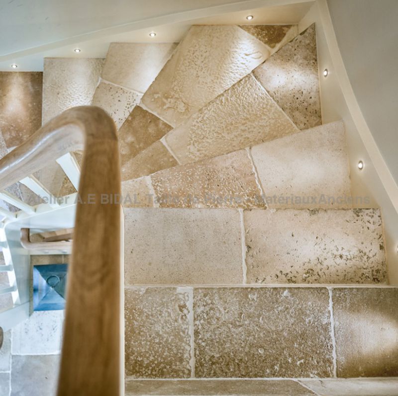 Flooring in Burgundy stone by Atelier Alain BIDAL, Provence