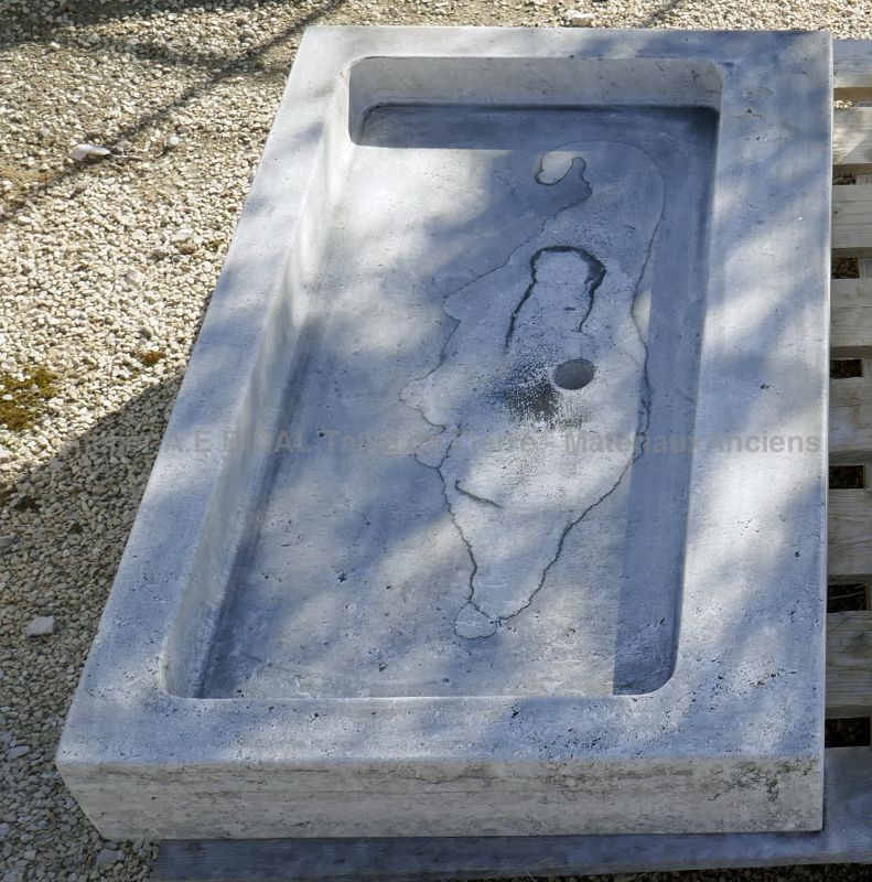 Traditional Provencal kitchen sink handcrafted in white limestone - Atelier Alain BIDAL (Provence)