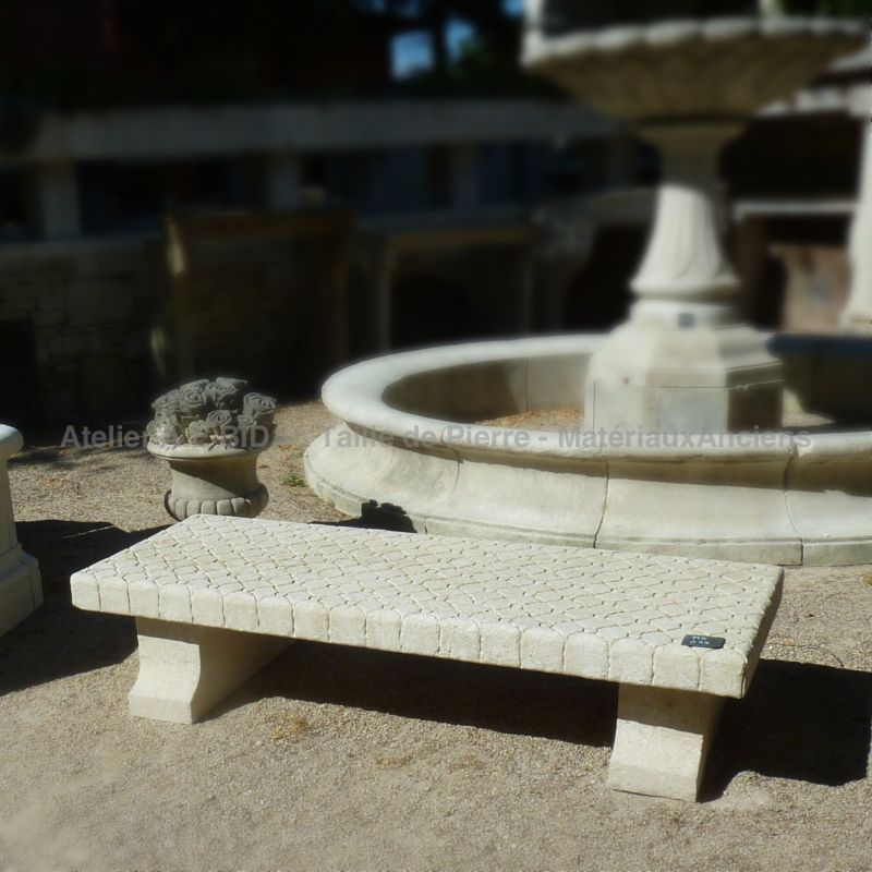 Chesterfield like garden bench in carved limestone - Atelier Alain BIDAL, Provence